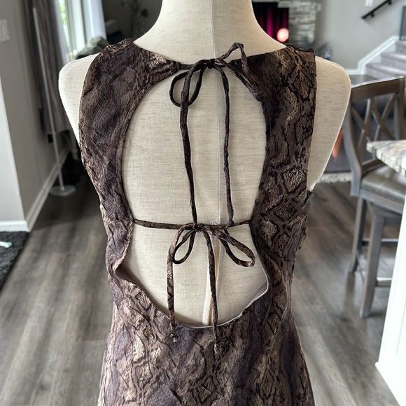 B. Moss brown snakeskin print dress size small - Picture 3 of 10